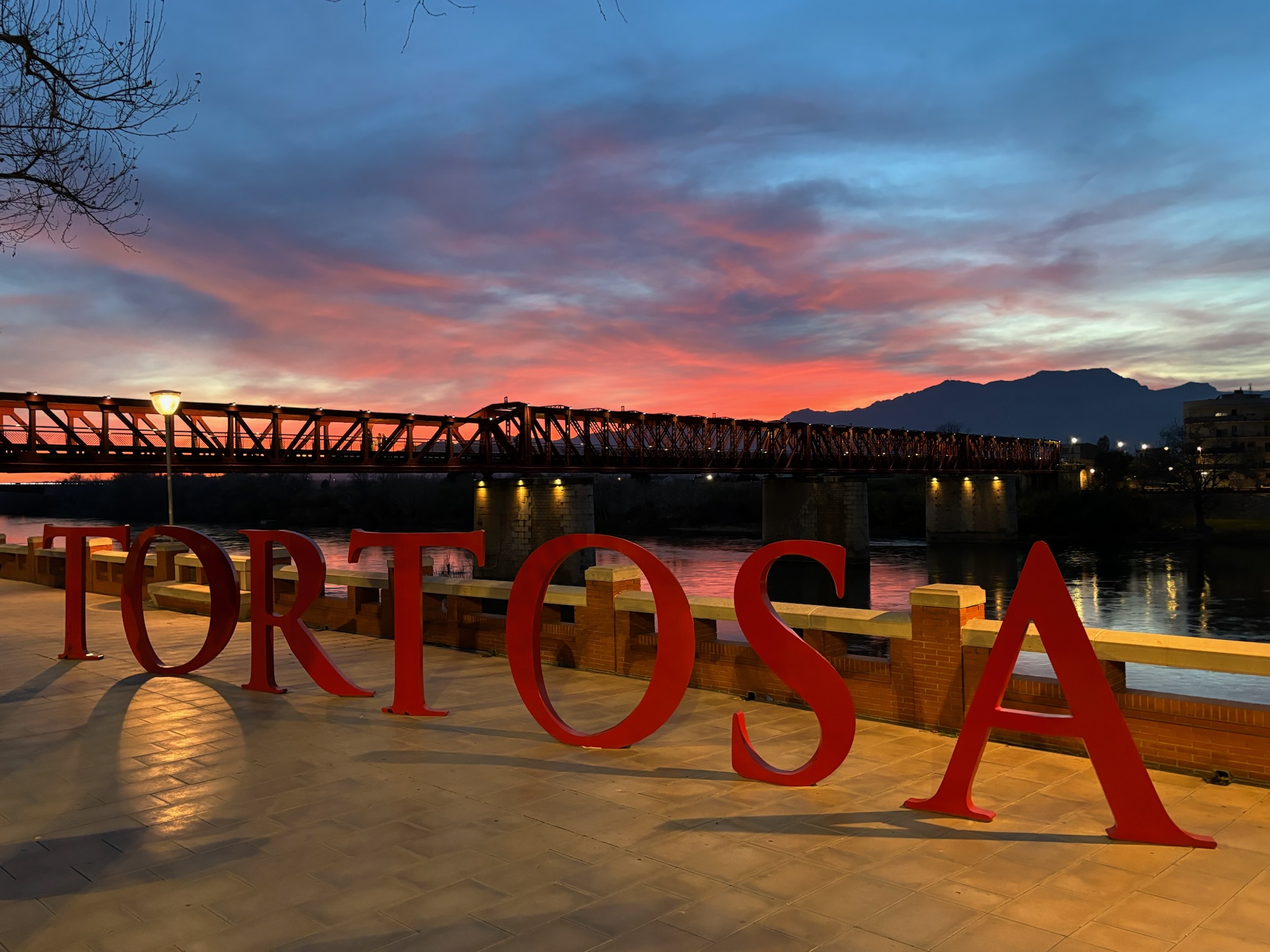 Mehr über den Artikel erfahren Kontaktaufnahme nach Tortosa