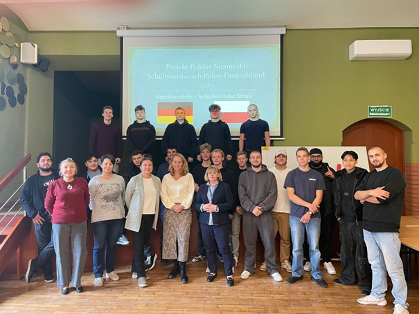 Mehr über den Artikel erfahren Kreative Projekte und internationale Freundschaften: Erfolgreicher Schüleraustausch zwischen dem Berufskolleg TBS1, Bochum und der Berufsschule ZS 18 in Wroclaw, Polen